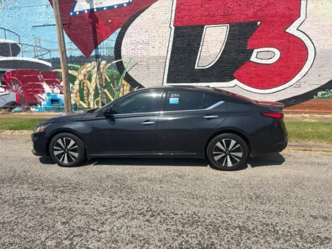 Another view of 2020 Nissan Altima 2.5 SV for sale in Des Arc, AR at D3 Auto Sales - Des Arc, AR