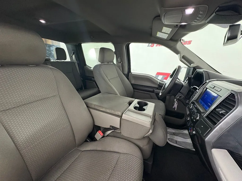 Ford F-150 photo 36