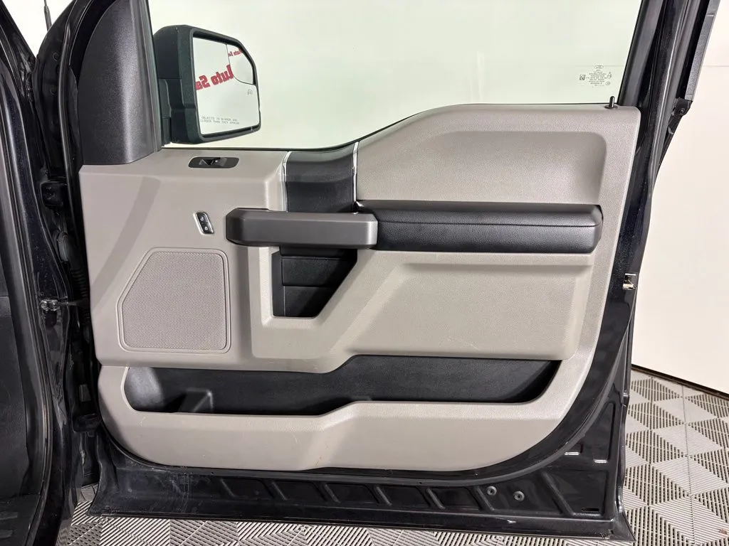 Ford F-150 photo 38