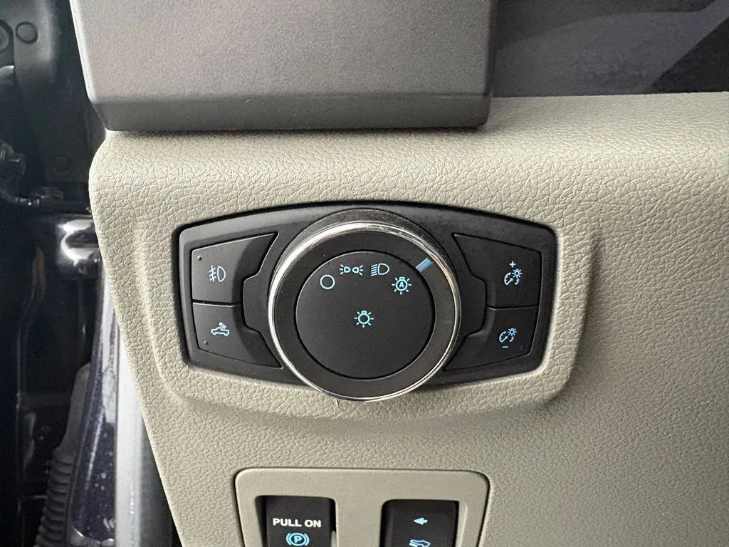 Ford F-150 photo 18