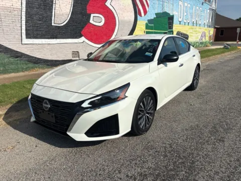 Photos of 2025 Nissan Altima 2.5 SV for sale in Des Arc, AR at D3 Auto Sales - Des Arc, AR