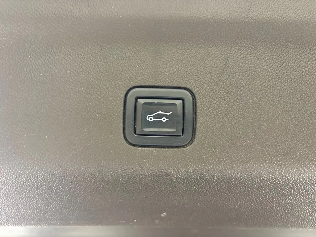 GMC Yukon XL photo 52