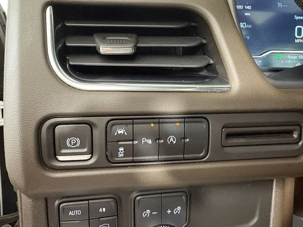 GMC Yukon XL photo 17