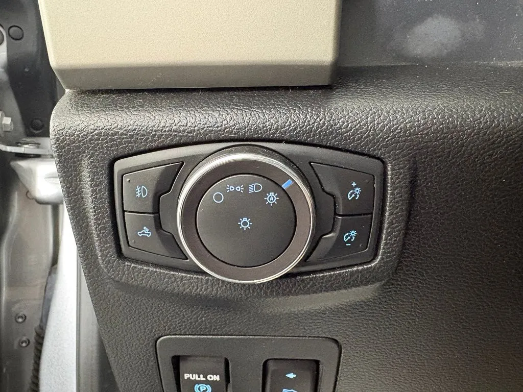 Ford F-150 photo 18