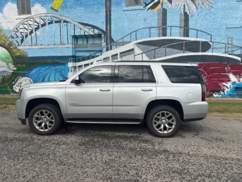 Another view of 2017 GMC Yukon SLT for sale in Des Arc, AR at D3 Auto Sales - Des Arc, AR