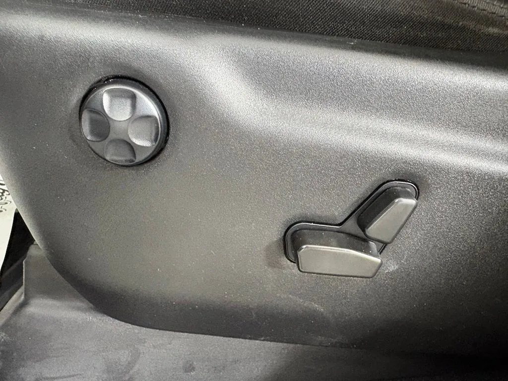 Jeep Grand Cherokee photo 11
