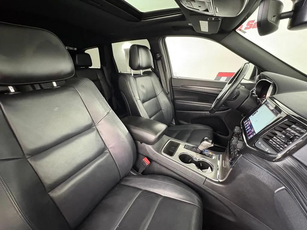 Jeep Grand Cherokee photo 33