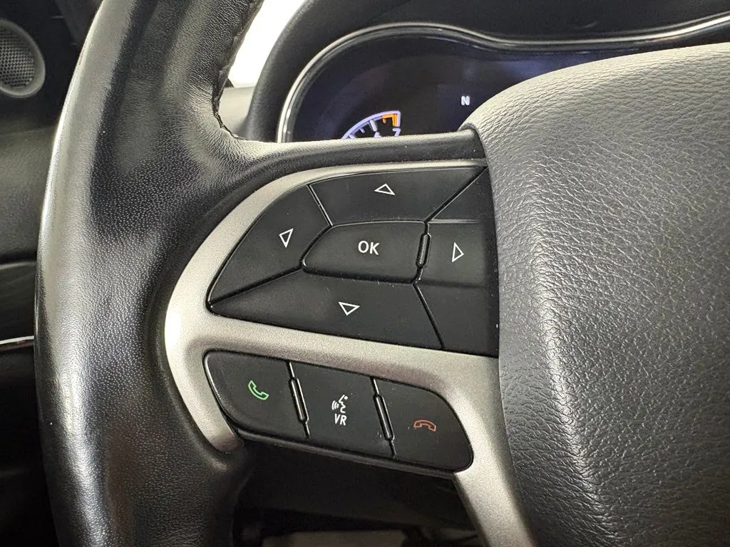 Jeep Grand Cherokee photo 18