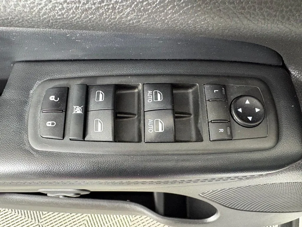Jeep Grand Cherokee photo 13