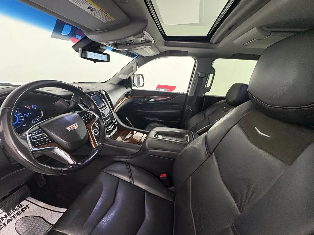 Cadillac Escalade photo 10