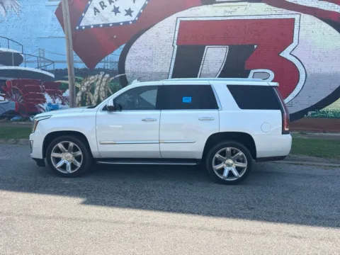Another view of 2019 Cadillac Escalade Luxury for sale in Des Arc, AR at D3 Auto Sales - Des Arc, AR