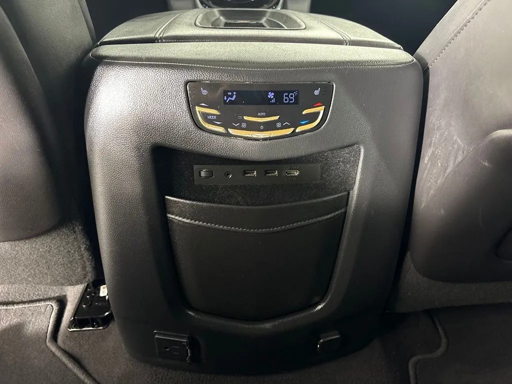 Cadillac Escalade photo 49