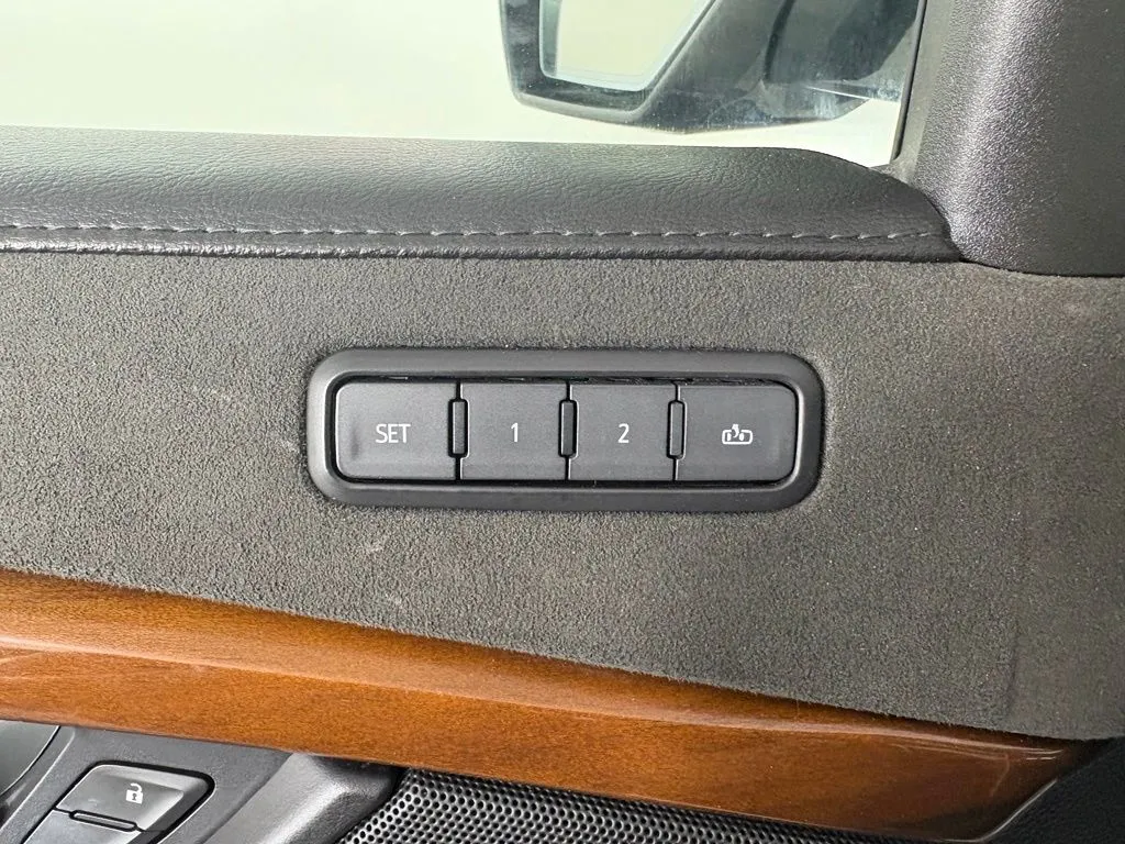 Cadillac Escalade photo 13