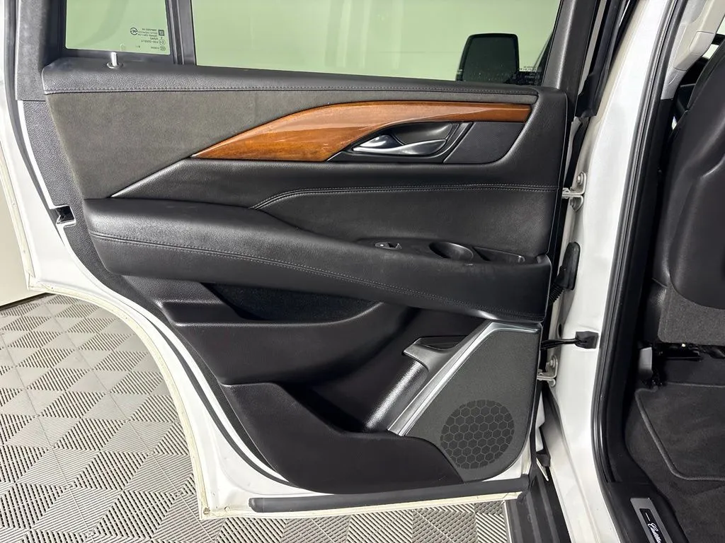 Cadillac Escalade photo 46