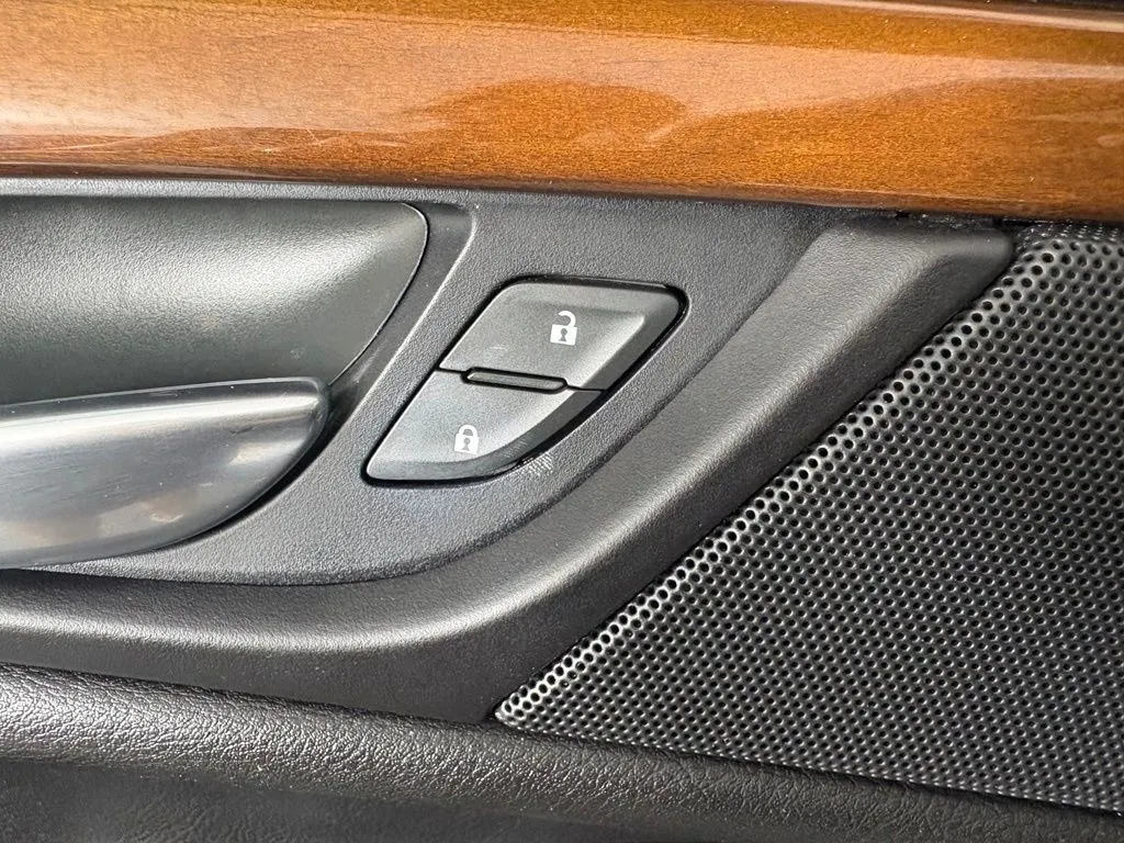 Cadillac Escalade photo 14