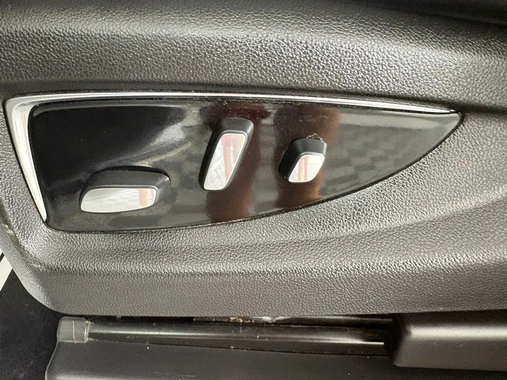 Cadillac Escalade photo 11