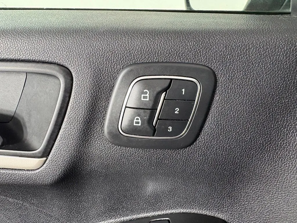 Ford Escape photo 13
