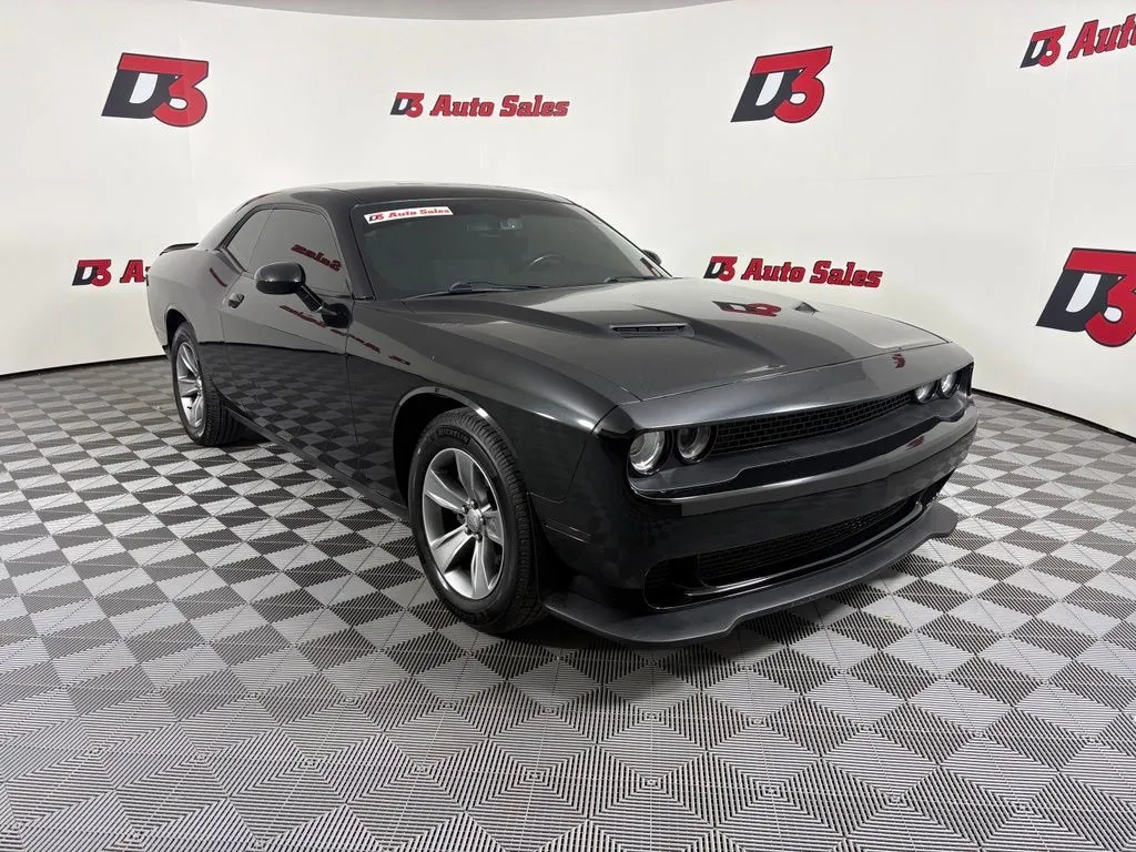 Dodge Challenger photo 8
