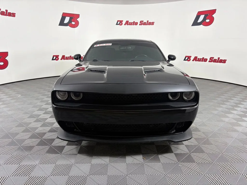 Dodge Challenger photo 9