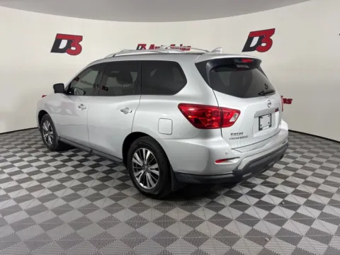 More photos of 2019 Nissan Pathfinder SL at D3 Auto Sales - Des Arc, AR, AR