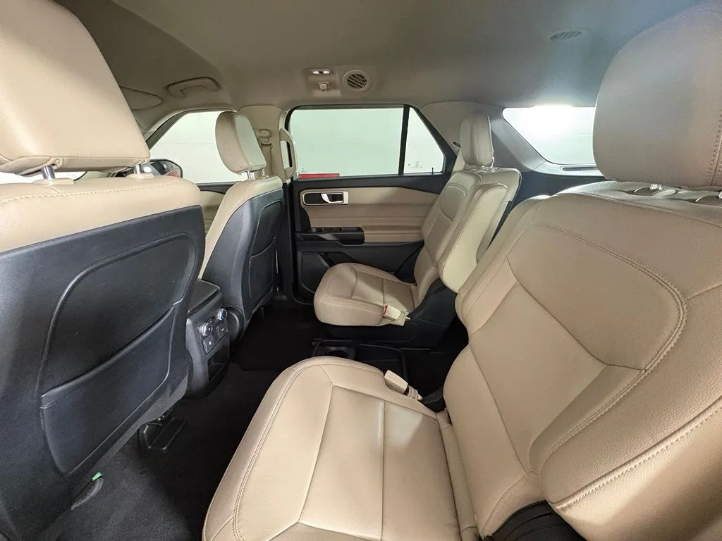 Ford Explorer photo 43