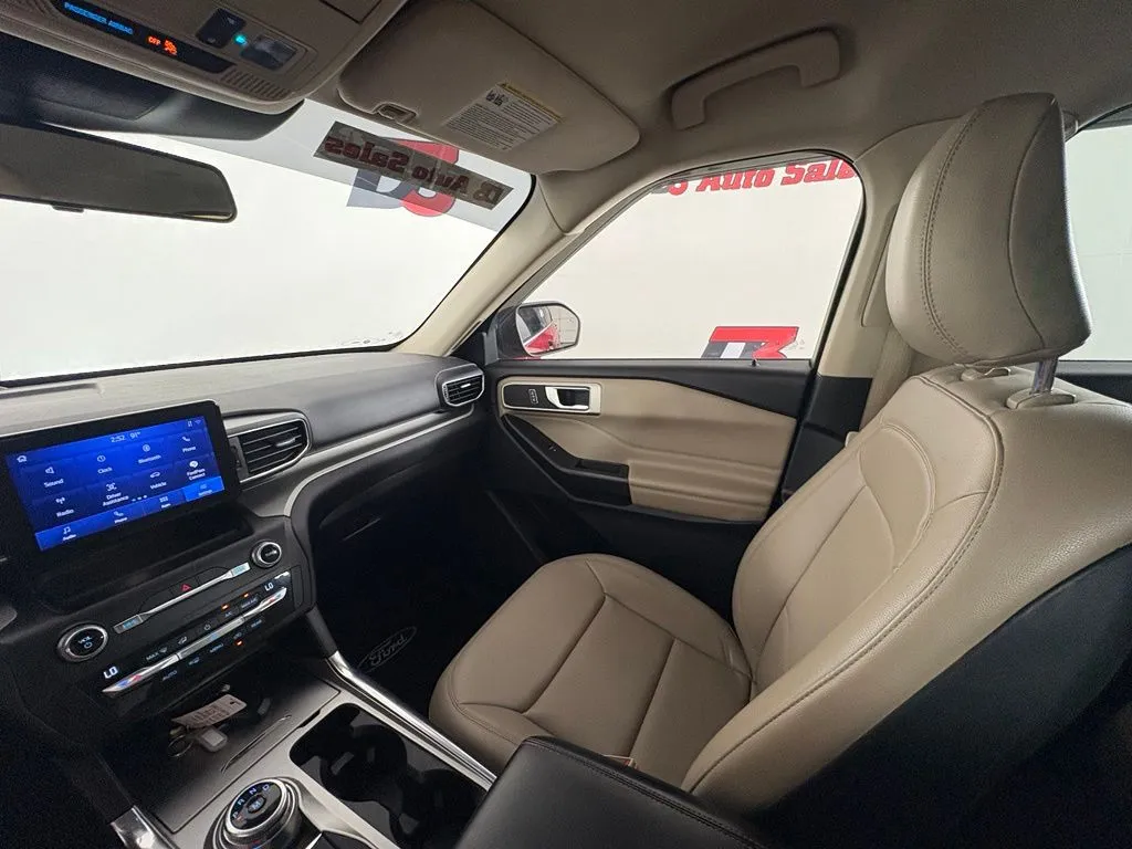 Ford Explorer photo 32