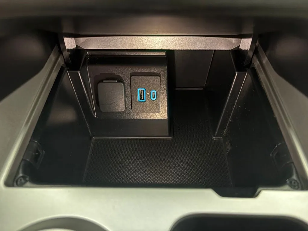 Ford Explorer photo 29