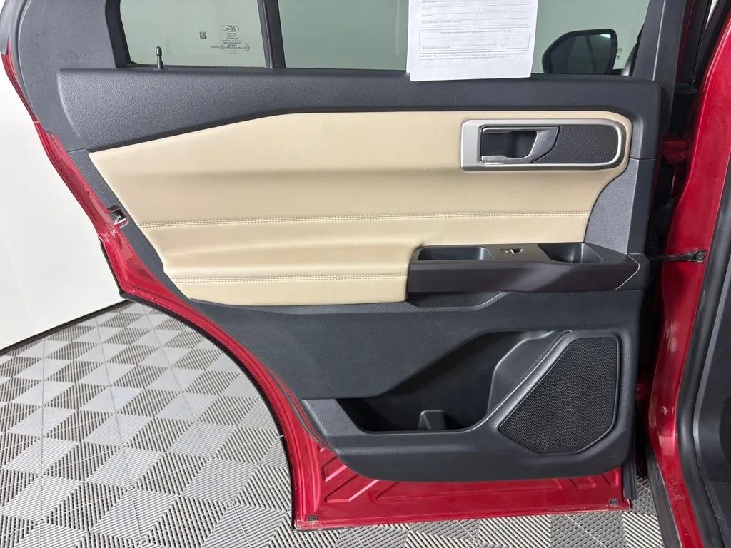 Ford Explorer photo 44