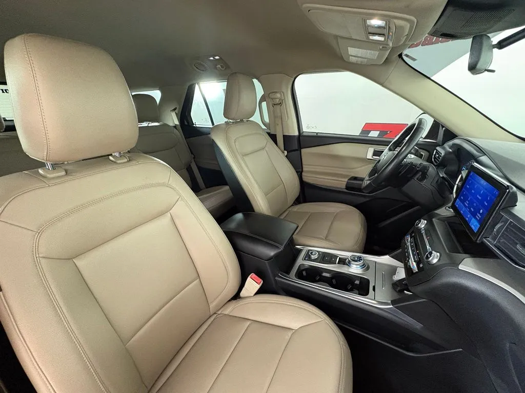 Ford Explorer photo 36