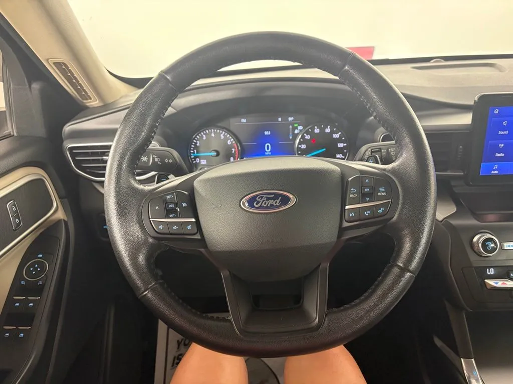 Ford Explorer photo 22