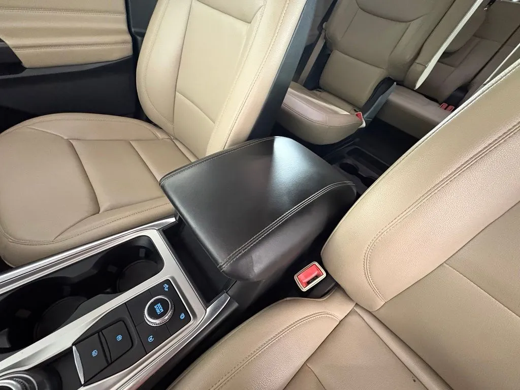 Ford Explorer photo 34