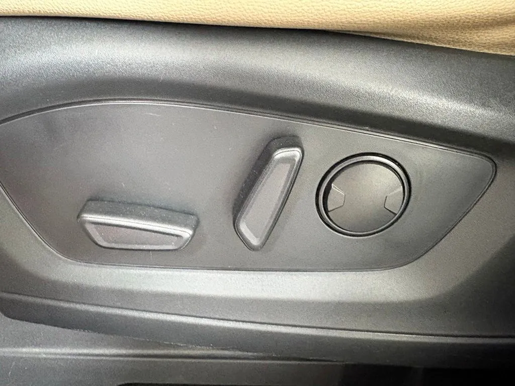 Ford Explorer photo 16