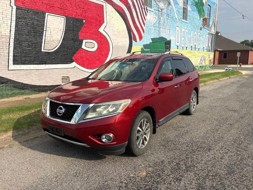 Red 2014 Nissan Pathfinder SL for sale in Des Arc, AR
