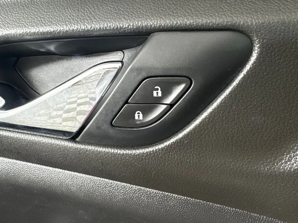 GMC Acadia photo 17