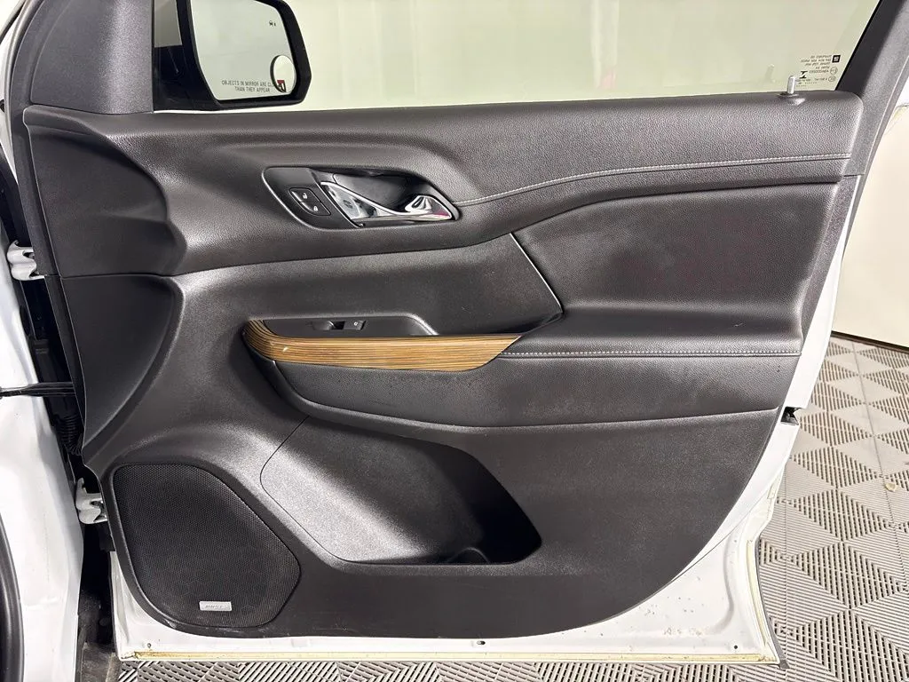 GMC Acadia photo 38