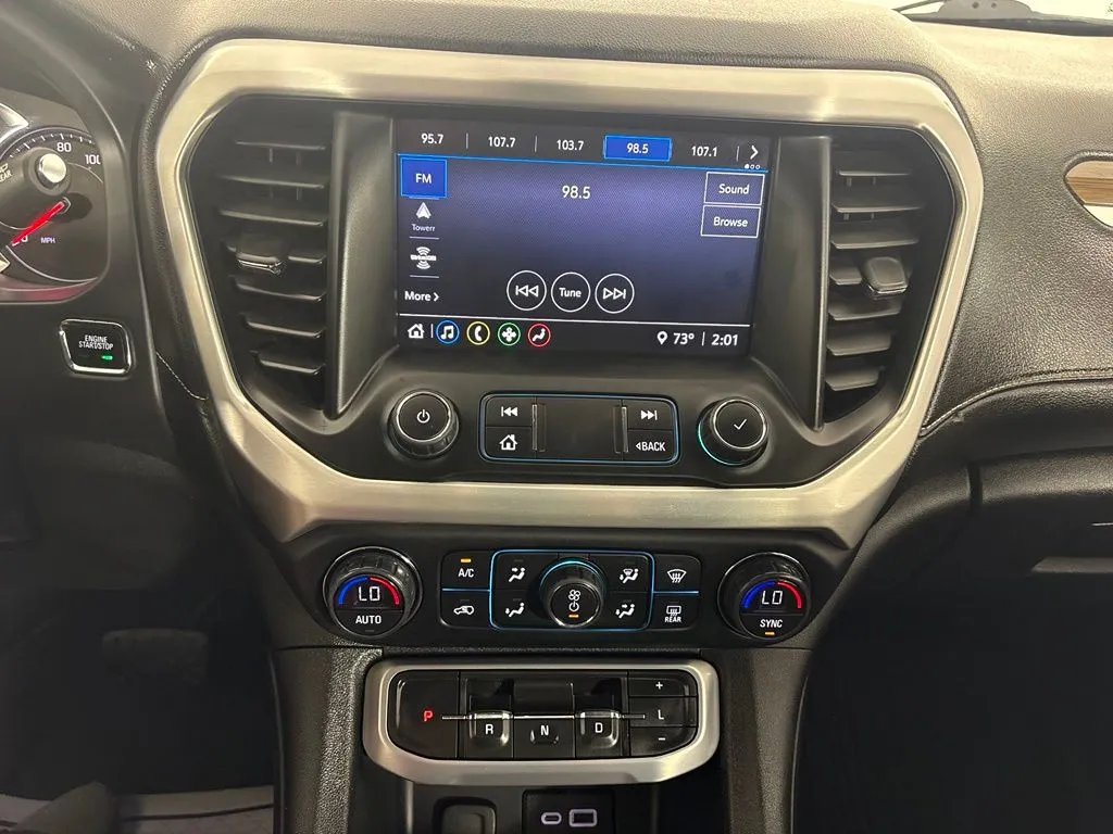 GMC Acadia photo 26