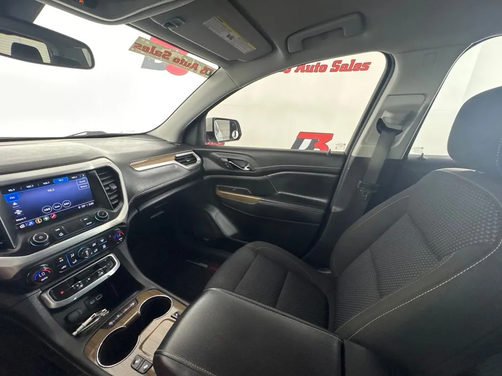 GMC Acadia photo 32
