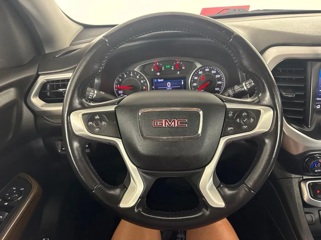 GMC Acadia photo 22