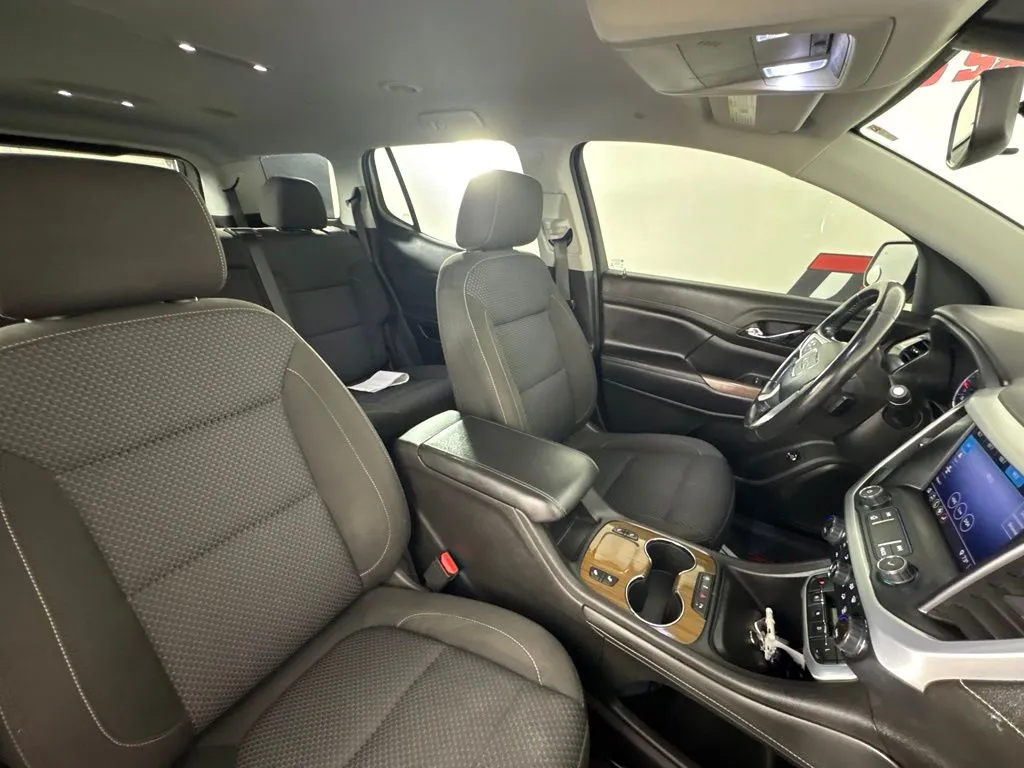 GMC Acadia photo 36