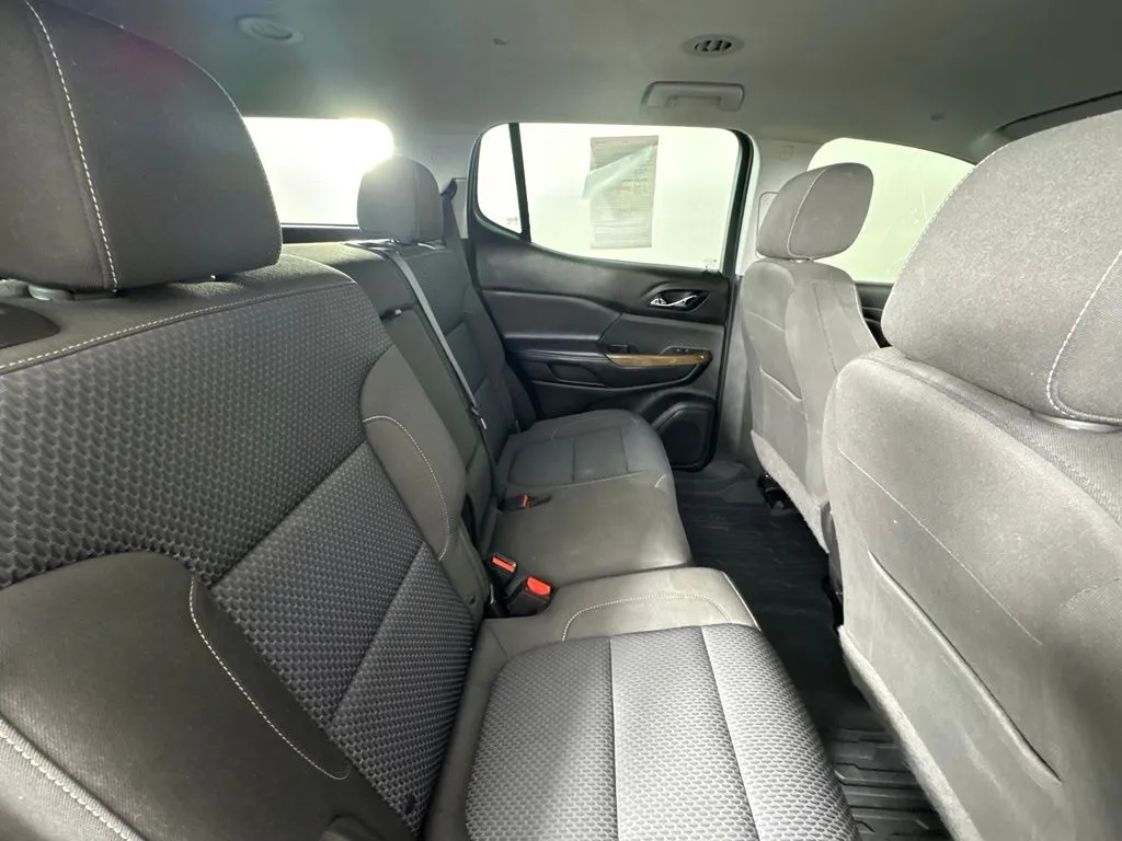 GMC Acadia photo 47