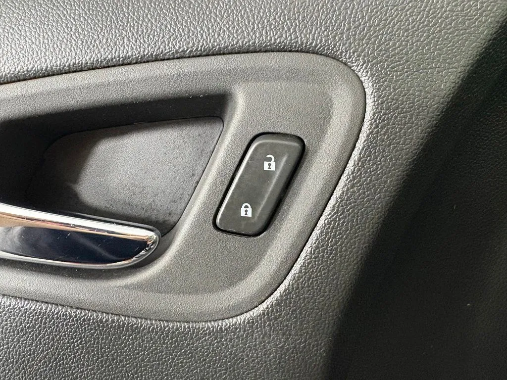 Chevrolet Colorado photo 14