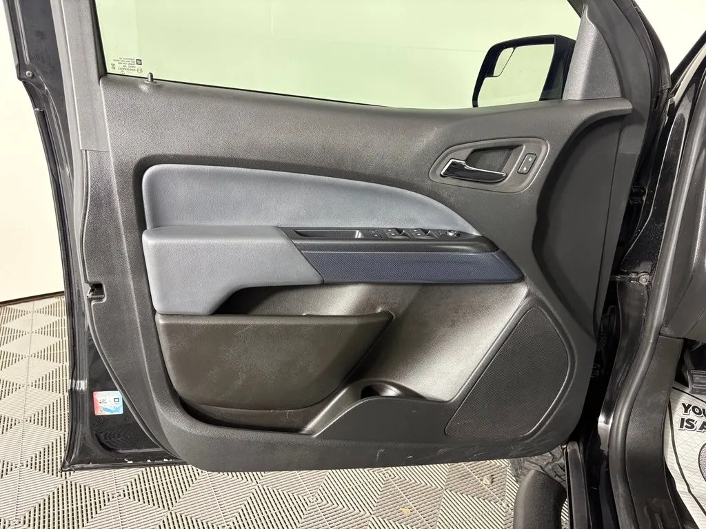 Chevrolet Colorado photo 13