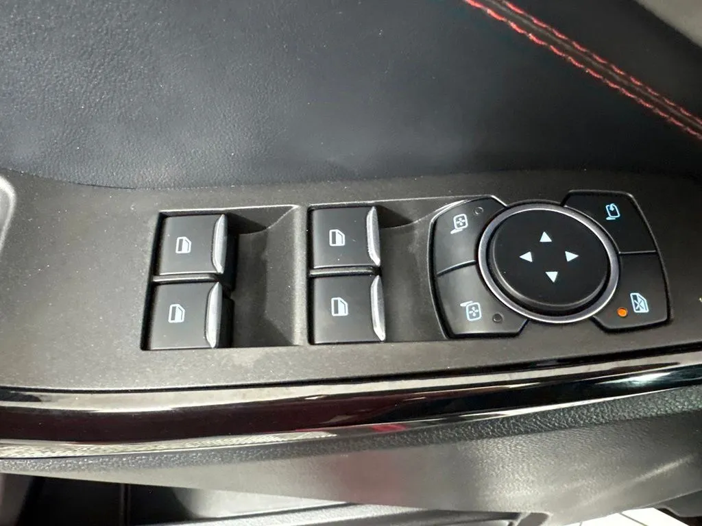 Ford Explorer photo 14
