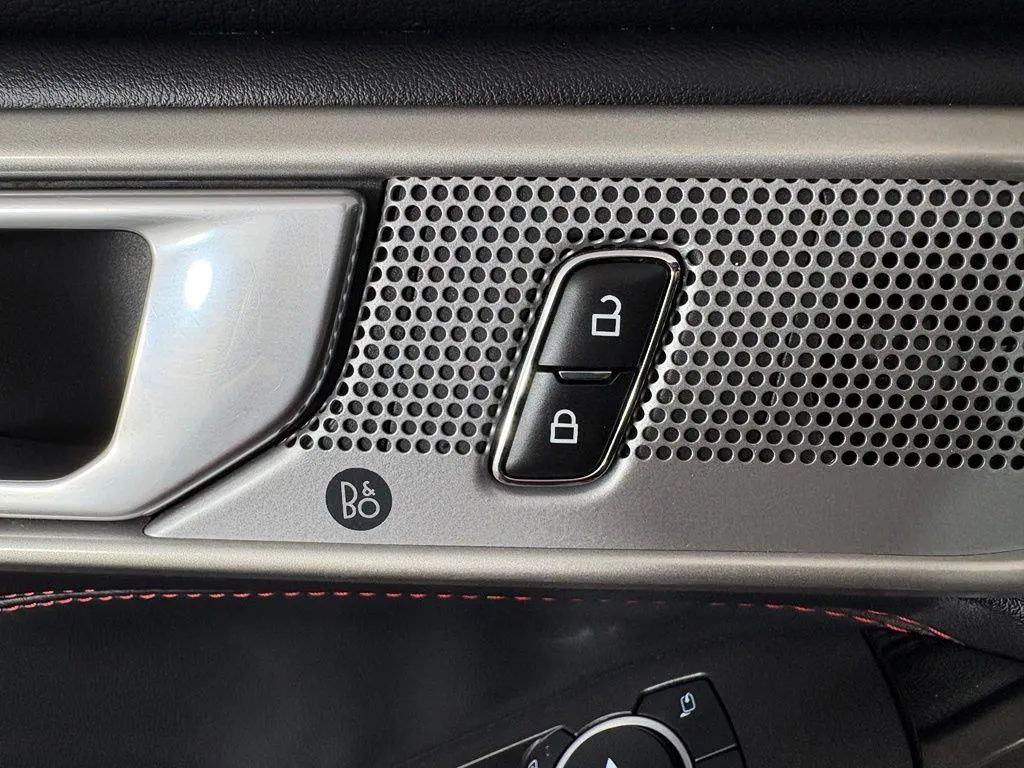 Ford Explorer photo 13