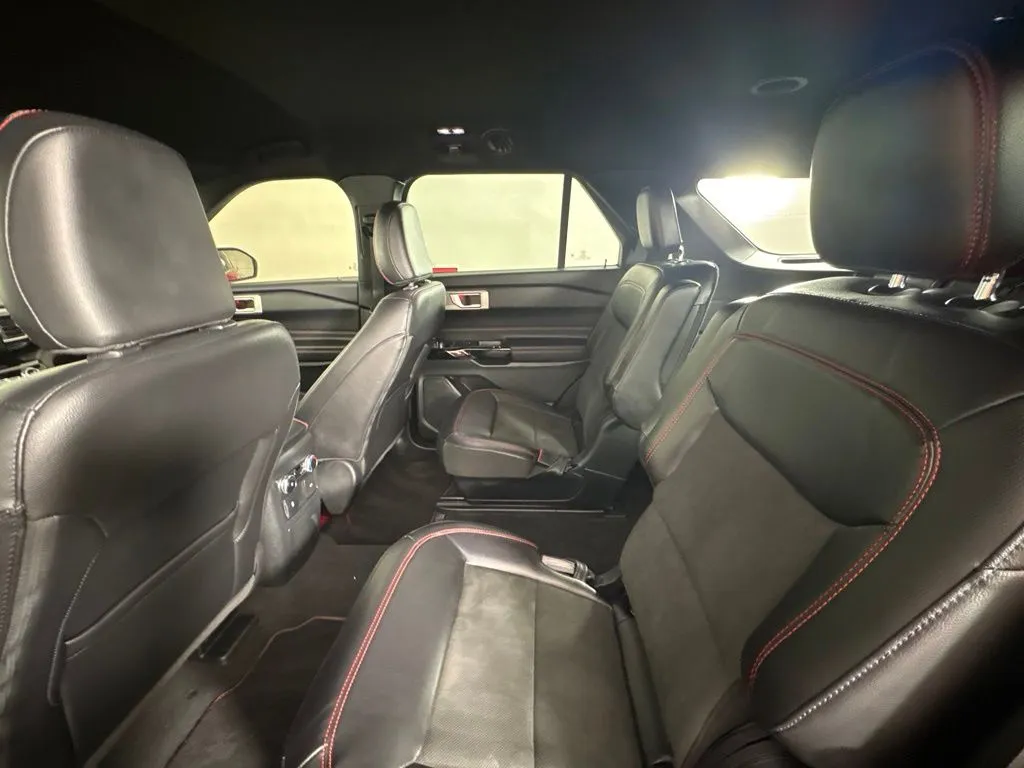 Ford Explorer photo 38