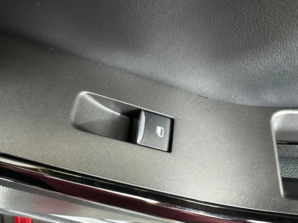 Ford Explorer photo 35