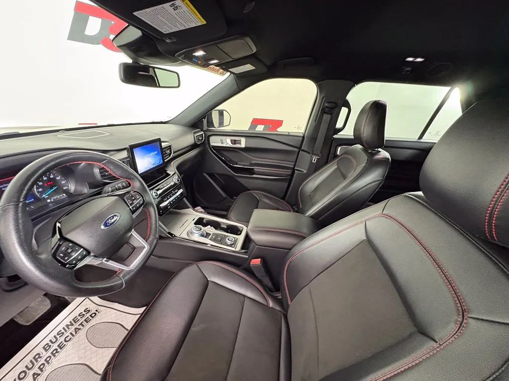 2023 Ford Explorer ST-LINE - Photo 12