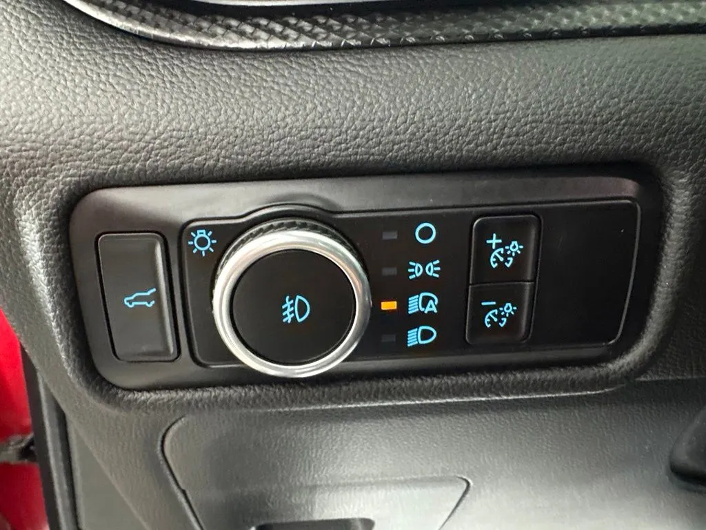 Ford Explorer photo 16