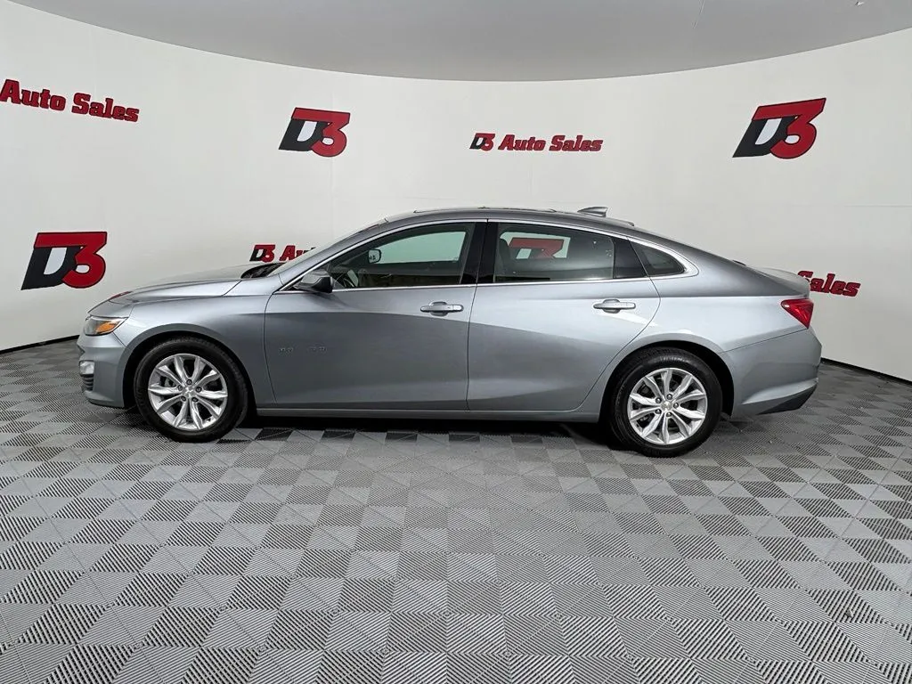 Chevrolet Malibu photo 3