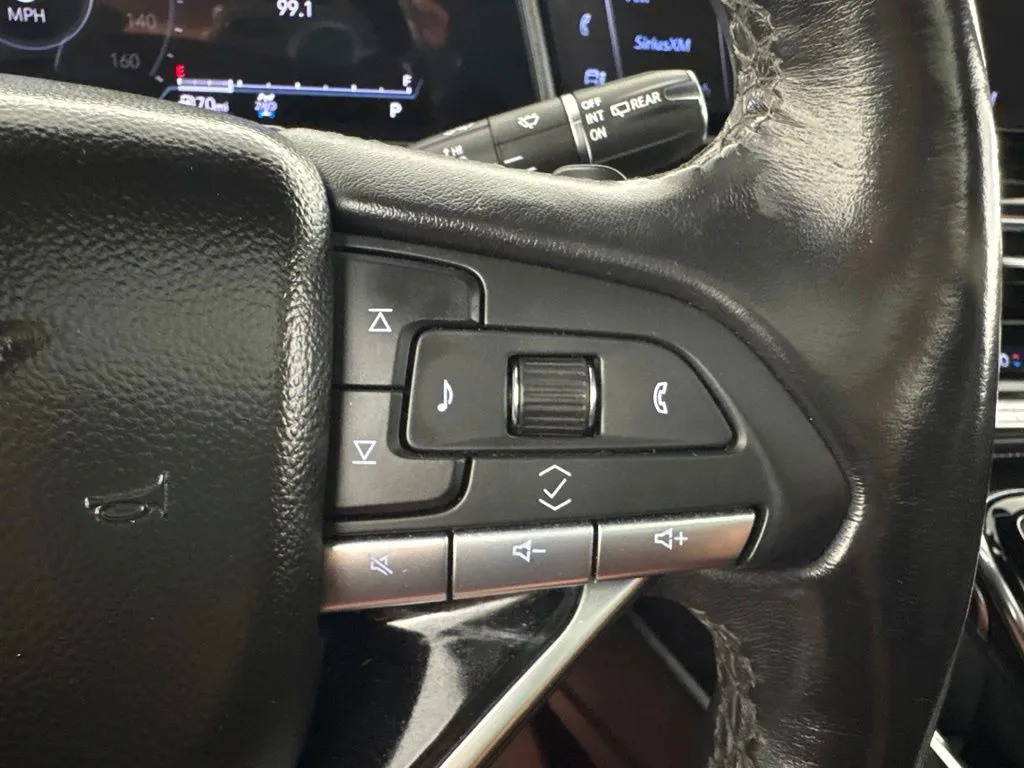 Cadillac Escalade photo 22